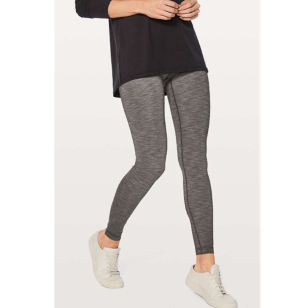 LIKE NEW! Lululemon Wunder Under Hi-Rise Tight Full-On Luxtreme 28"